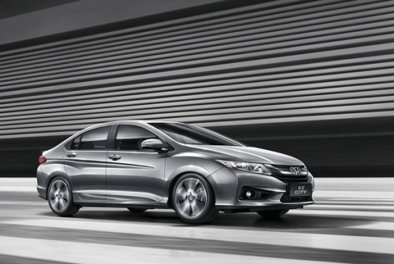 本田神车卖8万, 发动机就值6万! 标配马力秒杀捷达, 油耗不到三毛