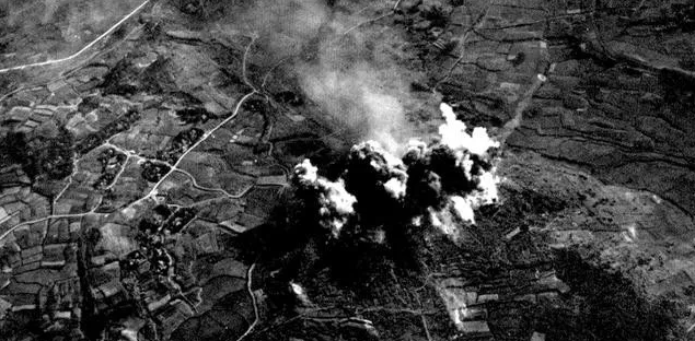 冲绳岛战役老照片,图6被俘日本女人一脸悲伤