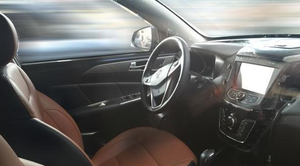 这款长安SUV风格成熟，内饰做工确实不输日系