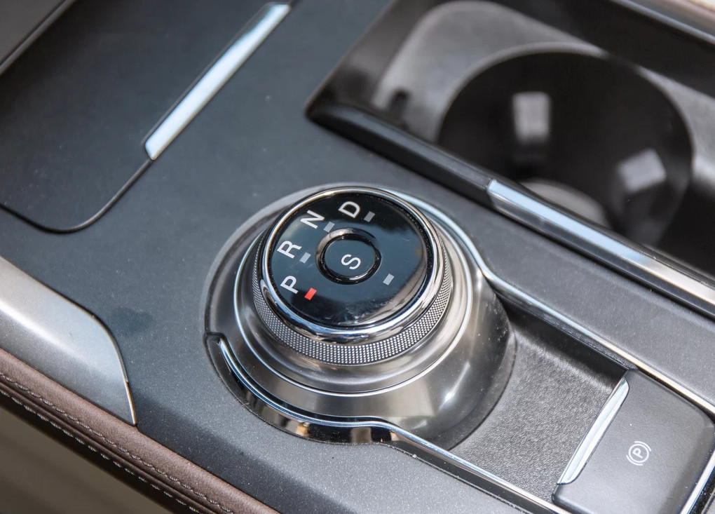 才15万起，旋钮换挡，颜值不差新君威，配置不输迈腾，比阿特兹