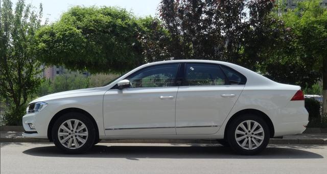 1.4T+7挡双离合，月销1.46万辆不输卡罗拉，还直降5万