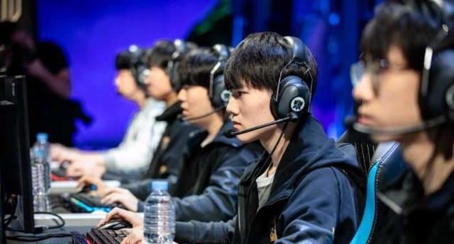 ig战队两场败给fnatic, 遗憾小组第二名出线