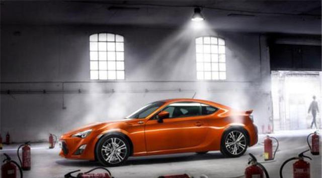 它居然是全球销量最高的跑车, 销量超100万!