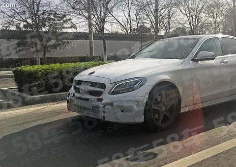 奔驰新款的长轴距C级谍照 年内即将上市!