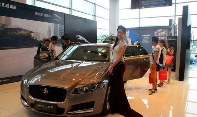 它全方面超越BBA, 三十万的价格不输百万豪车!