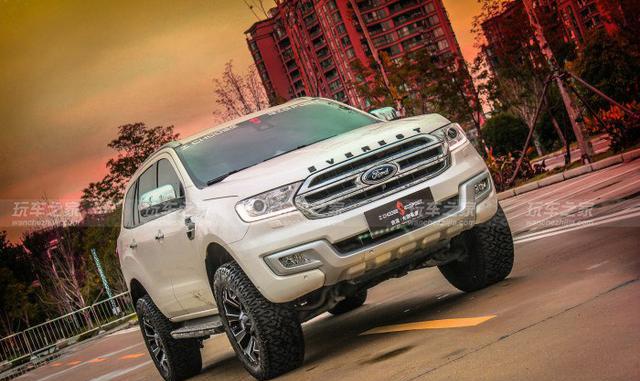 福特撼路者2.5寸升高改装,硬派suv