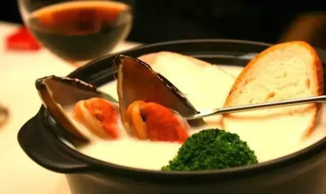 不说跨越1万公里的美食, 郑州首家芝士火锅, 撩拨了无数的少女心