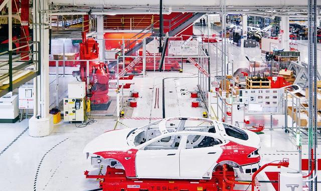 马斯克承认错看重自动化 彭博高盛建议卖出