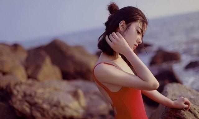 女生在家穿内衣吗_女生只穿内衣内裤图片