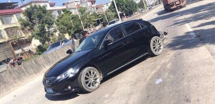 锐志两厢版你见过么