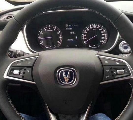 奔驰CLA看完这辆车就不想买CC了, 市场官方指导价24万到37万