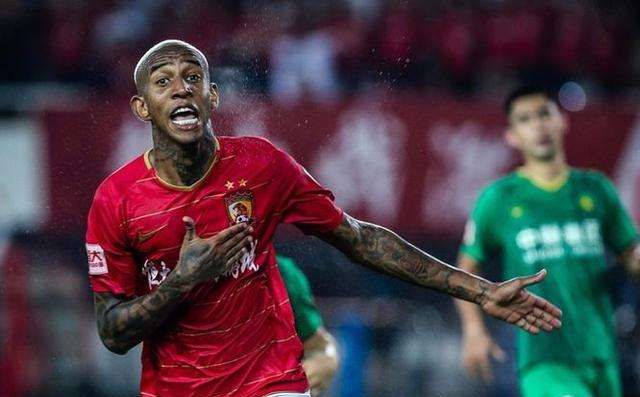 又一超级外援亲承愿归化中国男足!恒大又培养