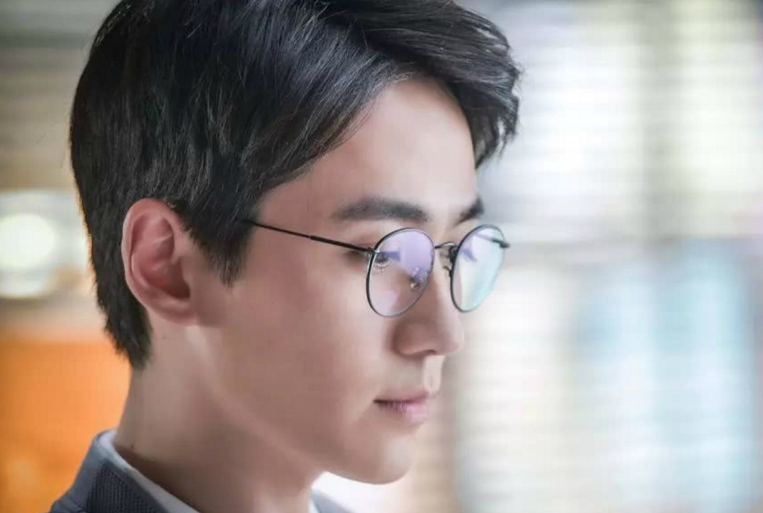 镇魂的朱一龙有多撩,有人说沈巍一笑我们都哭