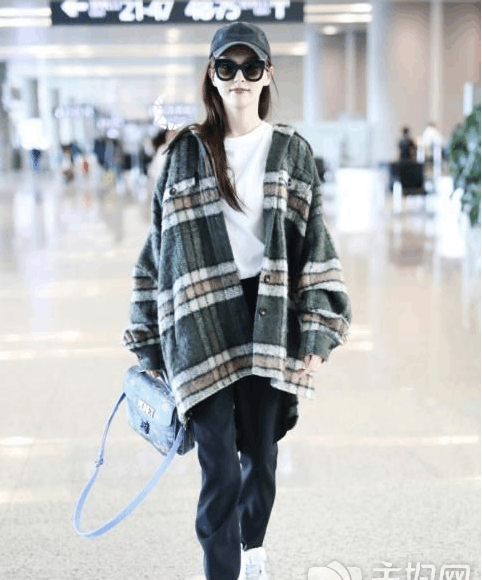 唐嫣穿搭街拍 学学明星们都怎么穿