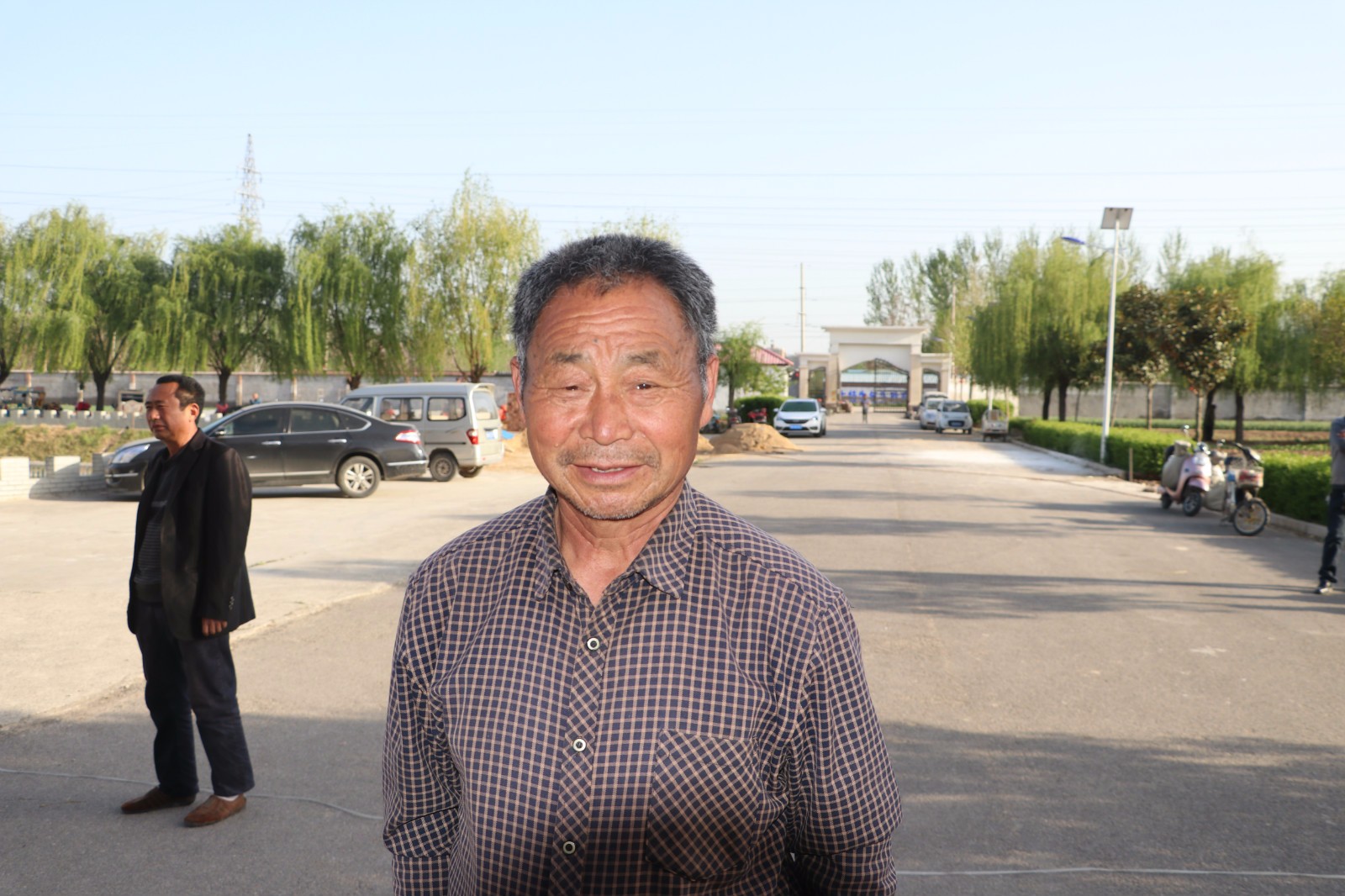 量!40名志愿者走进柘城敬老院,亲如一家老人笑