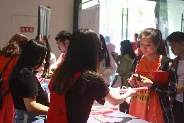 经跪了12局, 梦泪Vv发现自己只是俱乐部赚钱工