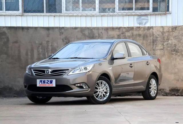 国产最美轿跑｜最强“中国芯”，亦是长安向世界的宣言