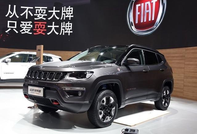 这款车是专业级新中产家庭SUV, 全系售价15.98万元起