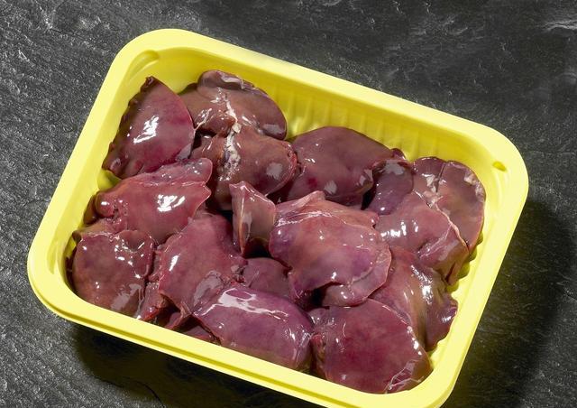 长期给狗狗吃鸡肝也不好的哦,会有一些危害的