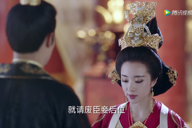 曼陀嫁祸给阿史那做的这件事情，让伽罗和杨坚离心，杨坚宠信宫女