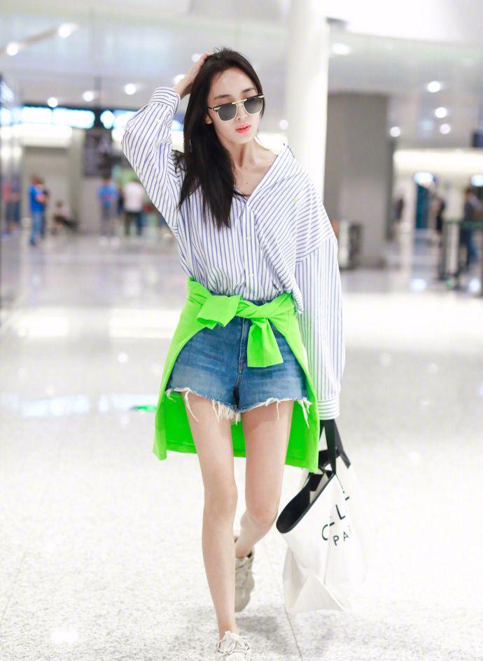 王紫璇不穿短裤露腿,还真不知道她腿这么细,都