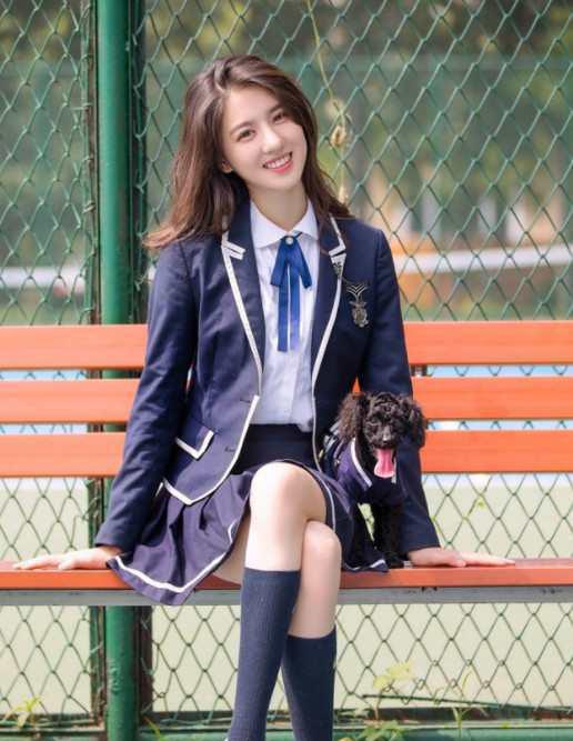 李凯馨穿上校服配上招牌的微笑真的太好看网友娱乐圈最清纯