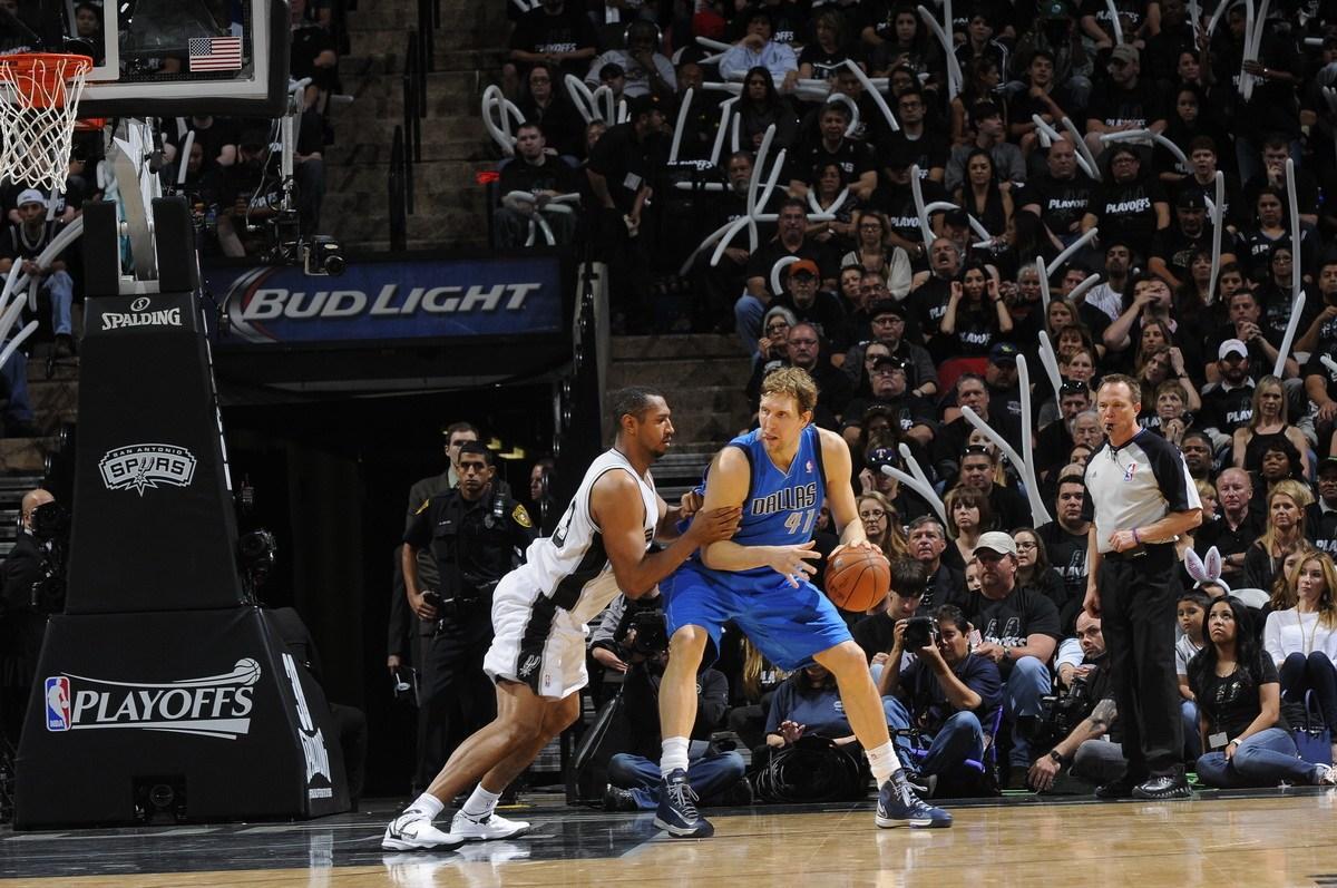 腾讯几乎垄断了NBA, 利弊都有, 放的广告让人