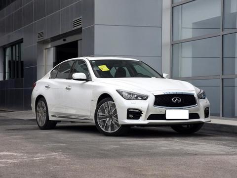 奔驰动力加身豪华品牌的,终端售价不足25万,但销量很尴尬!