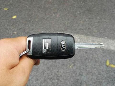 花14万买了一辆起亚的