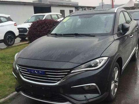 首台众的泰版马自达到店