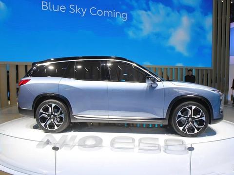 外观比普拉多漂亮10倍，加速4.4秒，超大七座，新车不足45万