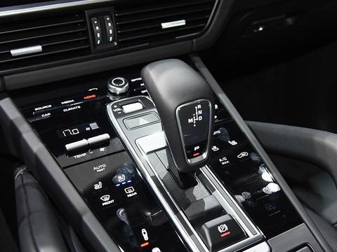 全球档把最帅的4大五座SUV，添越第二