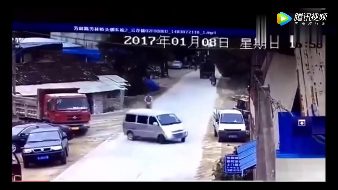看了这个视频，终于明白五菱为什么可以与跑车叫板被称作神车了