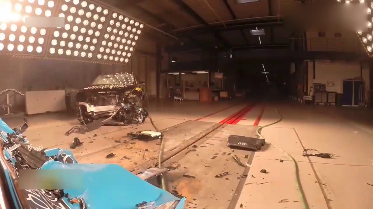 奥迪Q7碰撞大测试，最新Q7登录广州车展