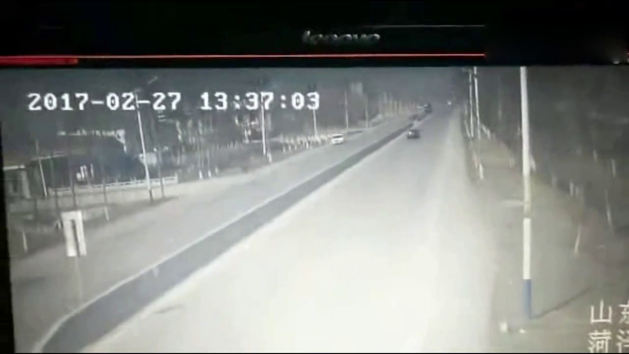 逆行电动车被撞飞，更惨烈的一幕还在后面