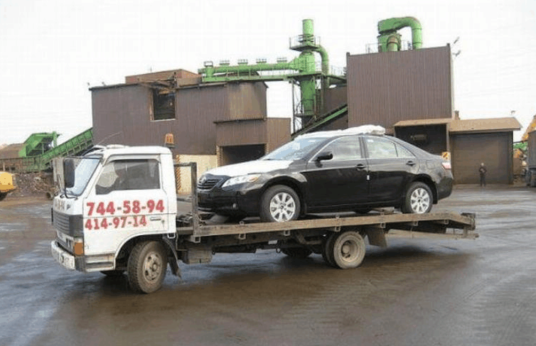 新车还没坐进去, 就被警车包围, 半个小时后我在垃圾场看见它了!