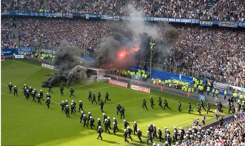 汉堡降级万分遗憾?岂不知汉堡球迷此举更令人