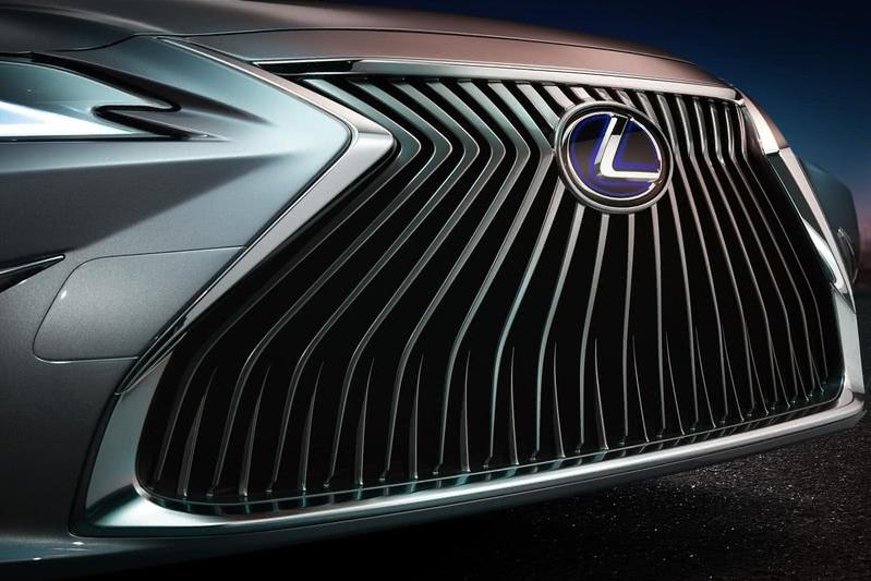 雷克萨斯全新ES曝光 霸气造型不输大哥LS 奔驰宝马看后慌了