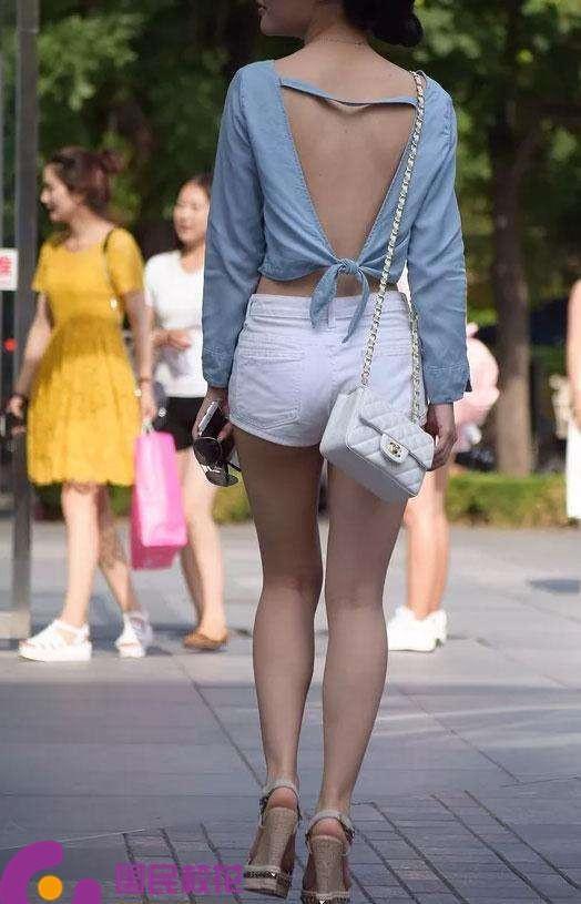 热裤街拍: 为什么夏天女孩子都喜欢穿热裤出门?