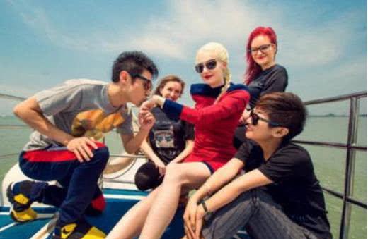 撒贝宁与妻子照片流出:嫁对爱情的李白是这样