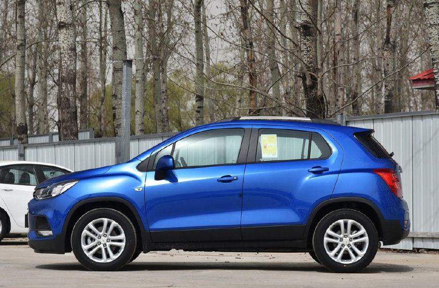 车重1.4吨，轴距2.6米，配6MT加速10.2，买昂科拉亏了好几万！