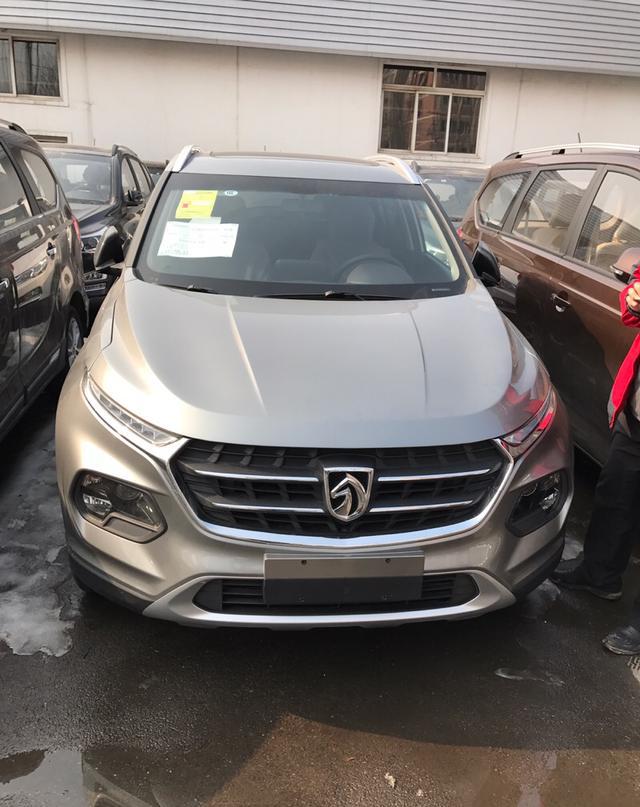 人生首提宝骏510顶配银色