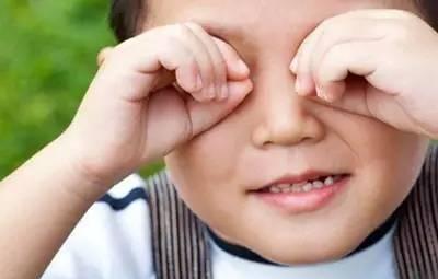 宝宝最近眼屎多是上火?这是90%的宝妈都存在