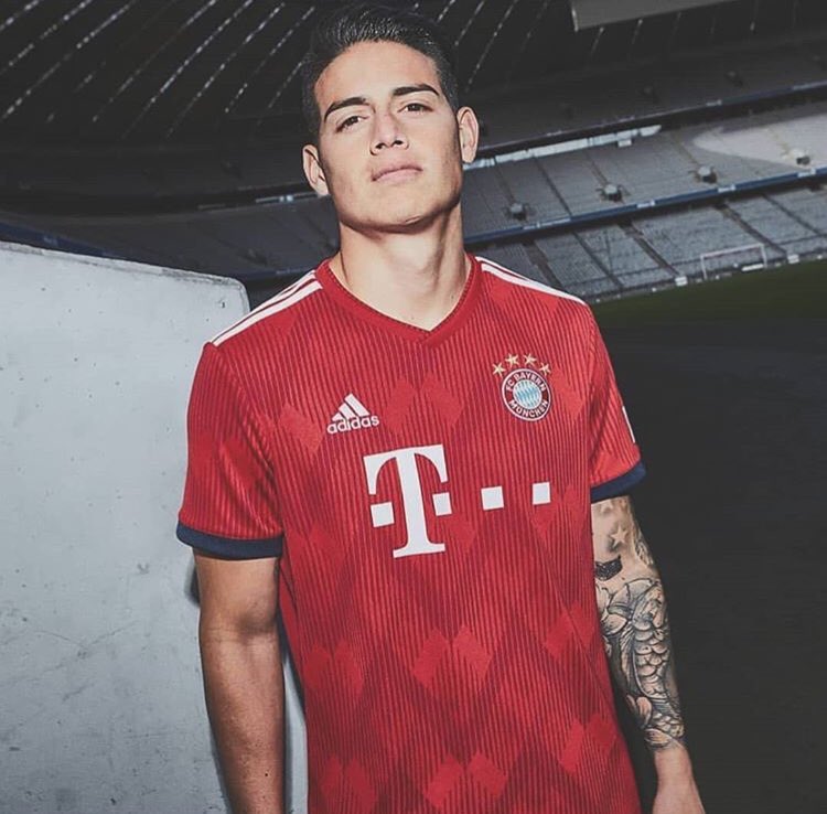 拜仁18-19赛季主场球衣正式发布!