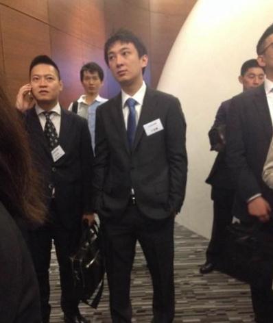 看了王艳的继子王烁, 才明白亲儿子球球那么调皮是谁的问题