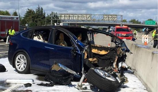 华裔工程师撞车身亡 美政府不再让特斯拉参与调查