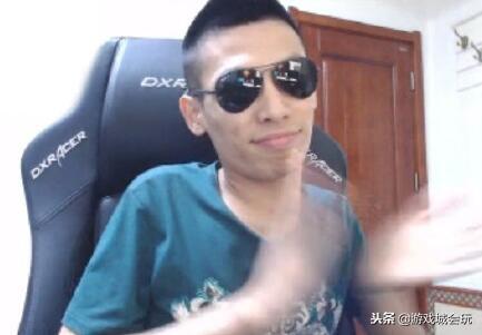 旭旭宝宝获得年度游戏主播冠军 粉丝感慨DNF