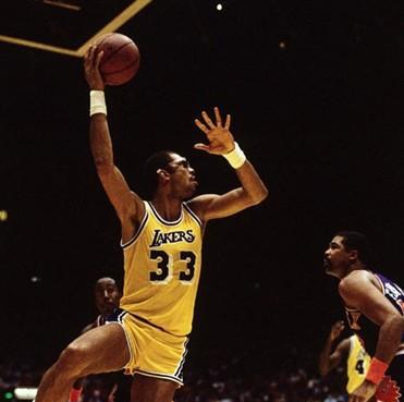 NBA远古四大中锋,神兽般的存在!你都认识哪些