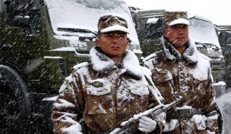 中国最艰苦的边防阵地,很多士兵在睡觉之前,都会插上吸氧管