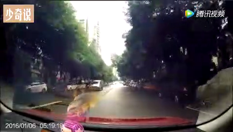 媳妇的SUV干上了保时捷SUV，后者全责，没毛病吧？